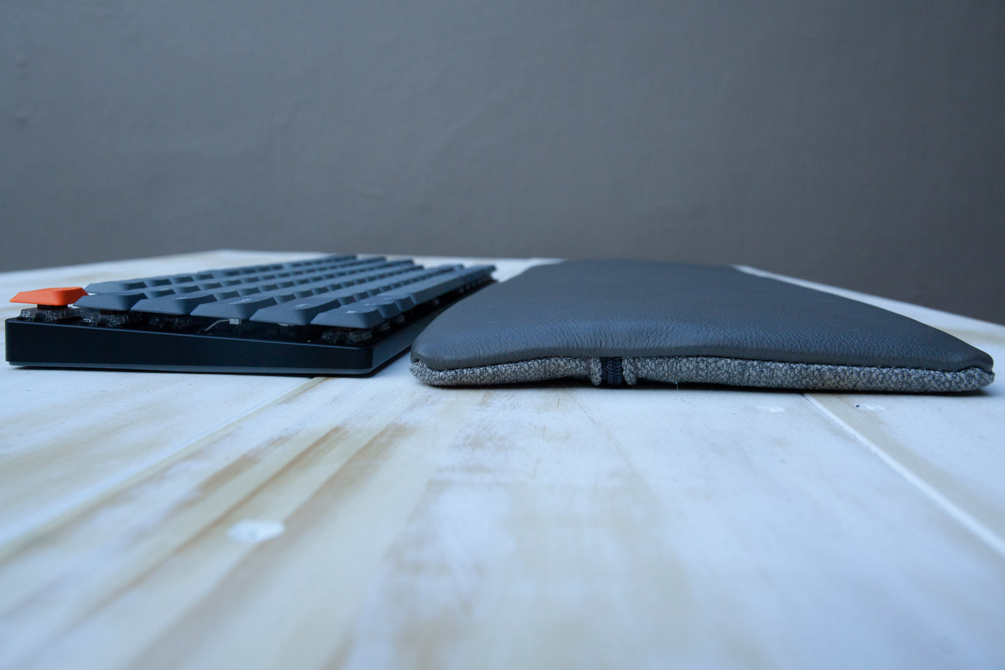 Typing wrist rest cushion, low profile