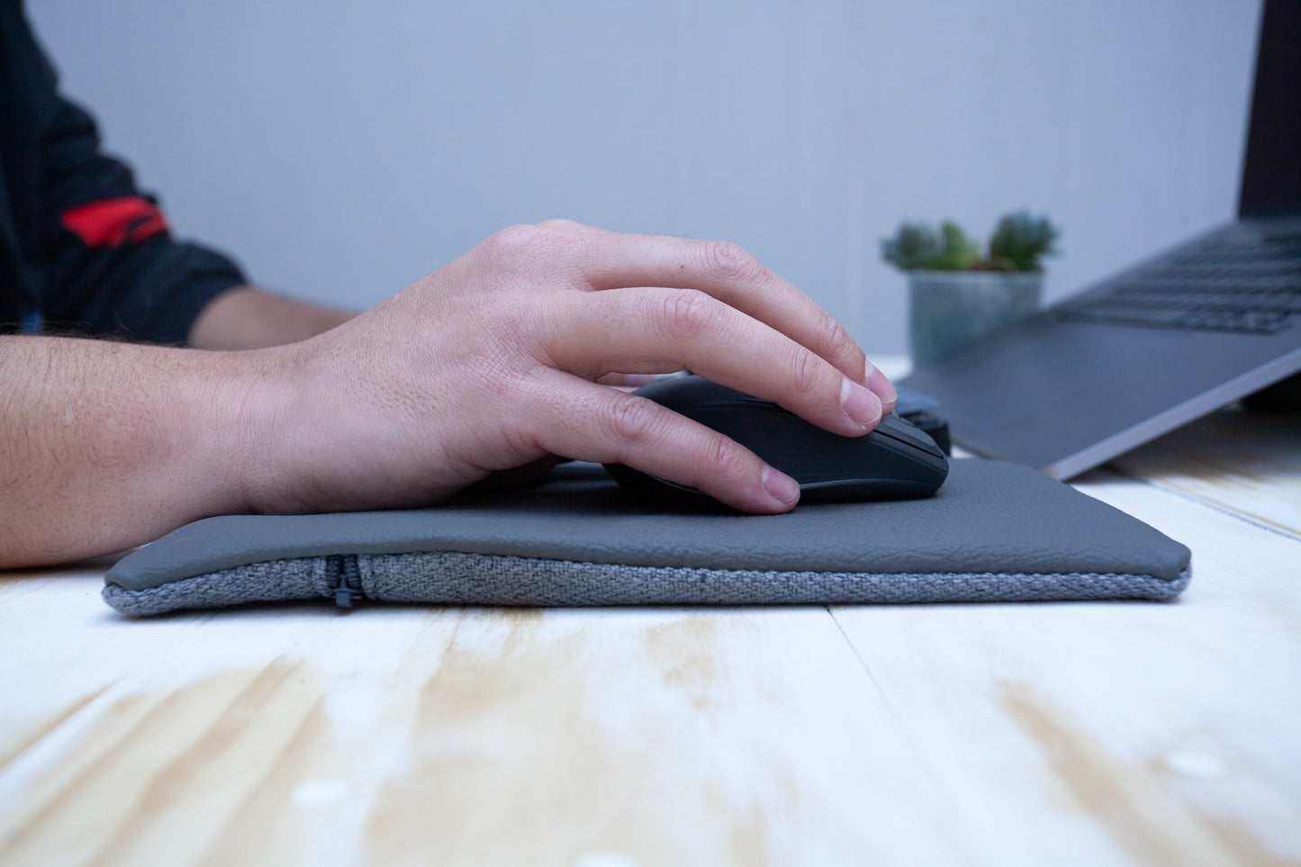 Mouse pad, low profile